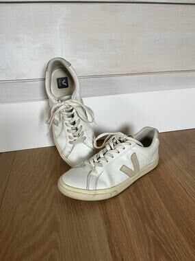 Veja Esplar white leather sneakers US 8 EU 39